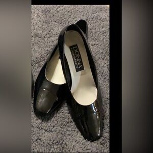 Women’s pumps heels sz 9 patent leather heels